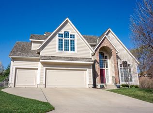 6932 Charlotte St, Shawnee, KS 66216