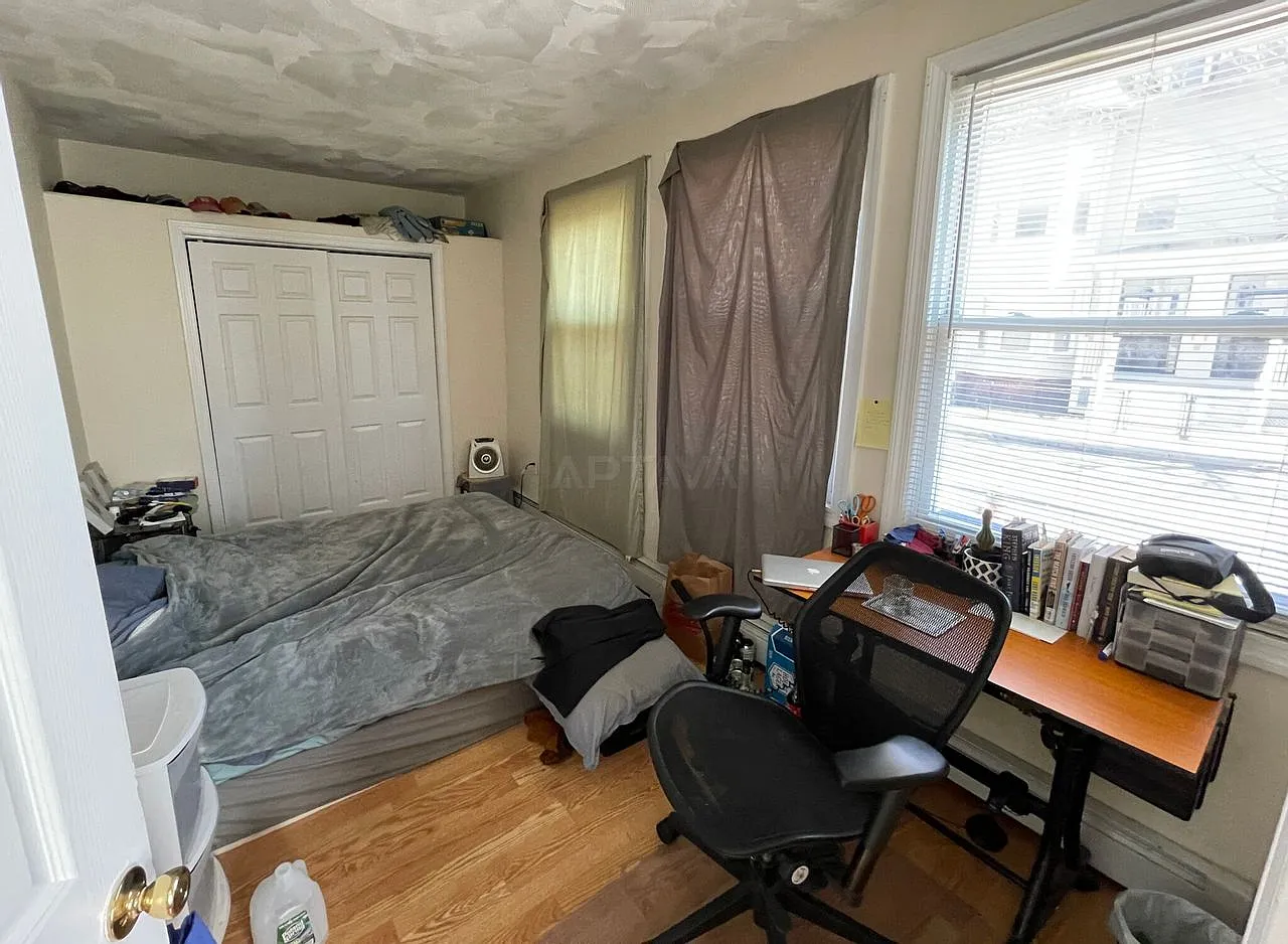 Sullivan Square area, 7 bedroom, 2 — Photo 1