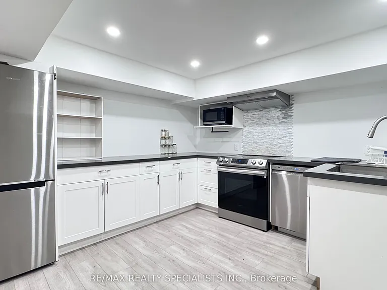 131 Searle Ave #BASEMENT — Photo 10