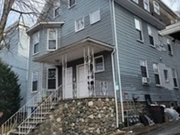 118 Foster St #2, Peabody, MA 01960