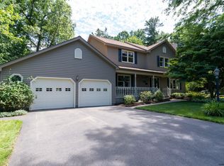 40 Oaktree Ln, Schenectady, NY 12309