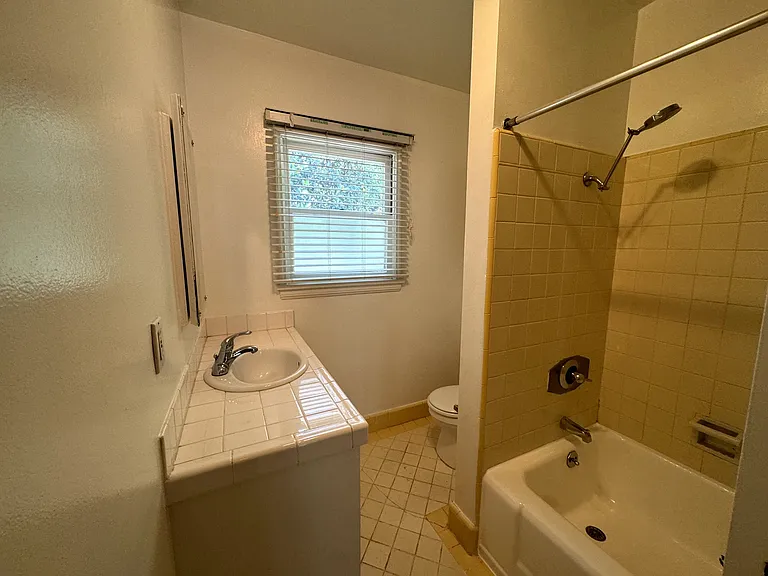 1271 N. Crescent Heights Blvd — Photo 19