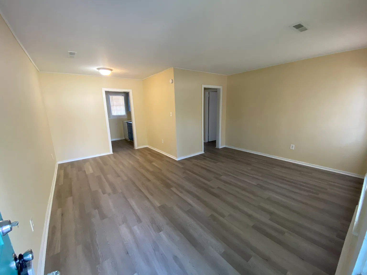 2 bed, 800 sqft, $1,500 — Photo 3