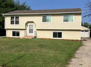 10525 3rd Ave, Pleasant Prairie, WI 53158