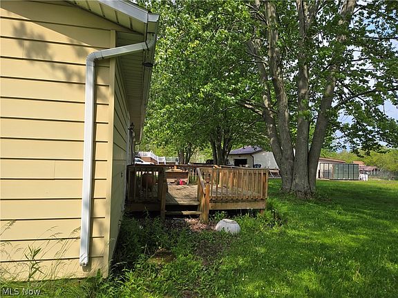 3rd image of 5401 W Maple Rd