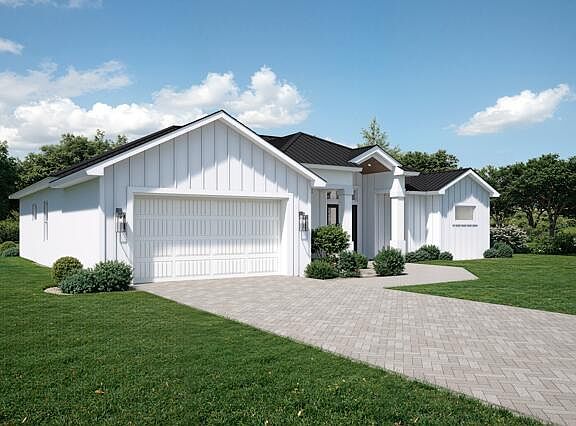 2nd image of 511 SW Timber Trail