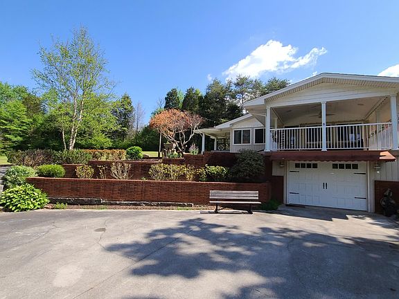 2nd image of 909 E Bullrun Valley Dr