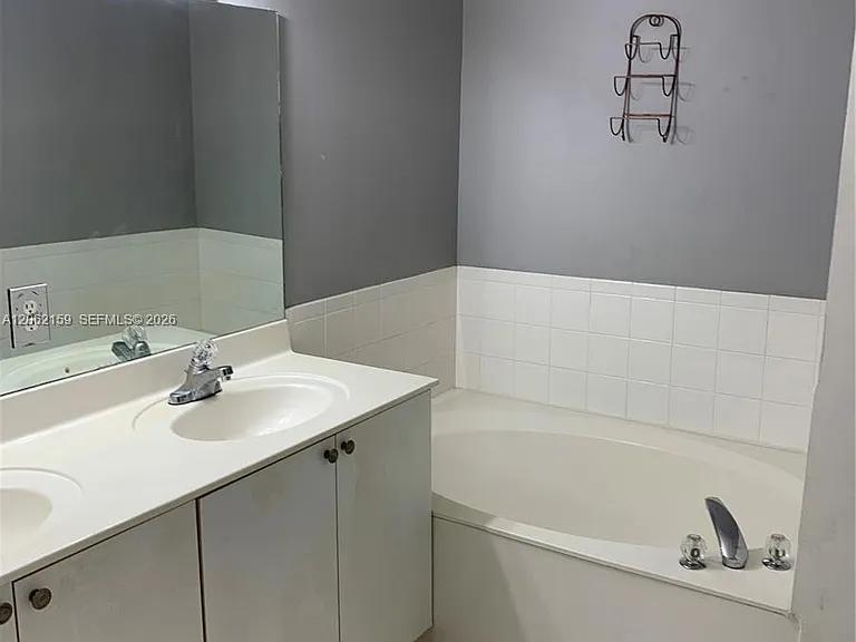 4805 SW 163rd Pl #0 — Photo 7