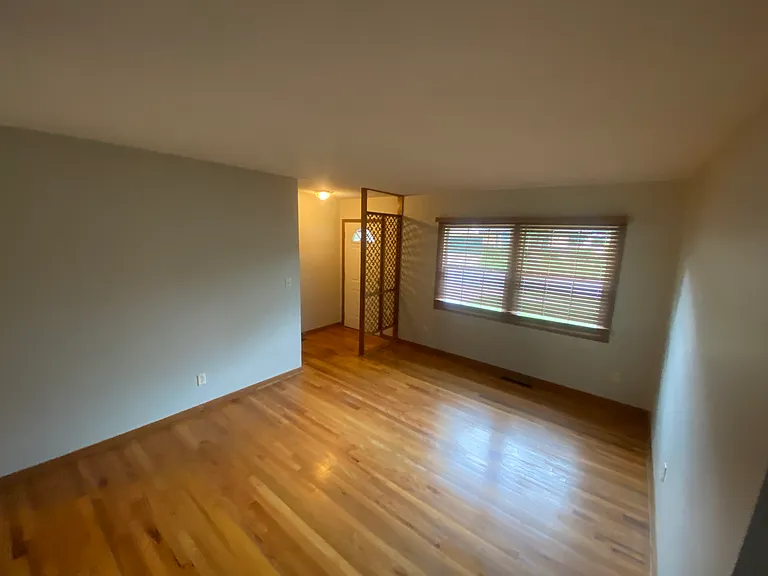 2427 S Westwood Ave — Photo 11