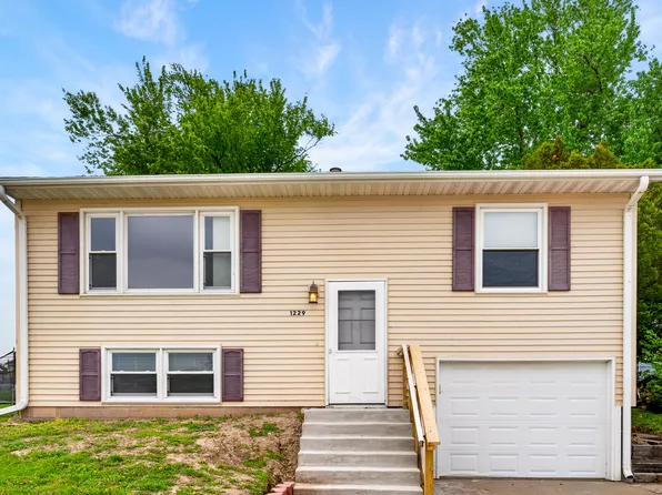 1229 13th Ave N, Clinton, IA 52732
