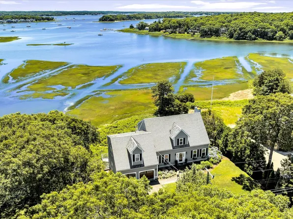 155 Wings Neck Road, Pocasset, MA 02559