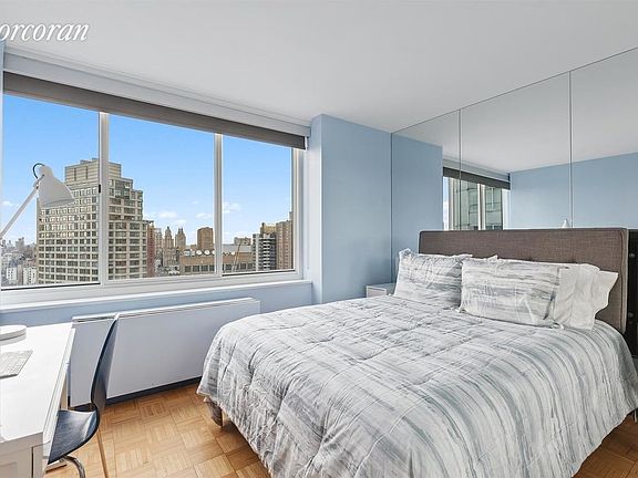 3rd image of 61 W 62nd St APT 26C