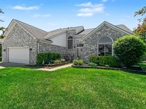 50777 Cambridge Dr, Macomb, MI 48044