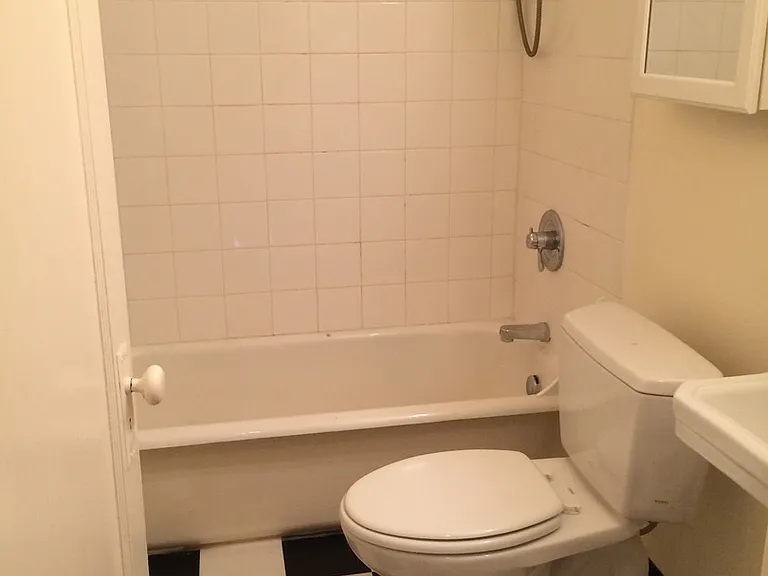 2031 N Watts St #8 — Photo 16