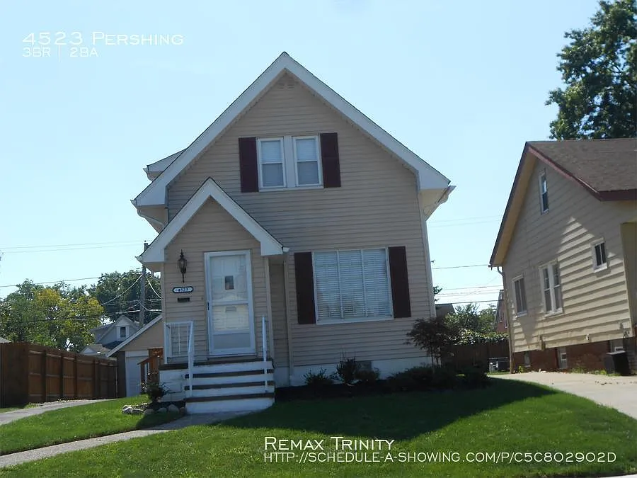 4523 Pershing Ave photo 1