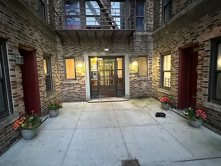 913 McLean Ave #D3 — Photo 13
