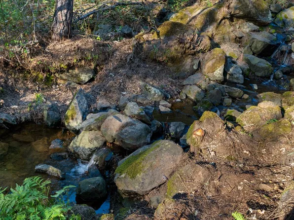 17919 Kemo Ln, Penn Valley, CA 95946