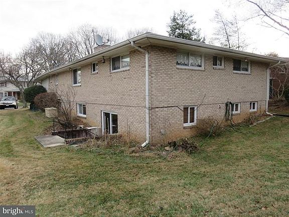 3rd image of 10128 Ashburton Ln