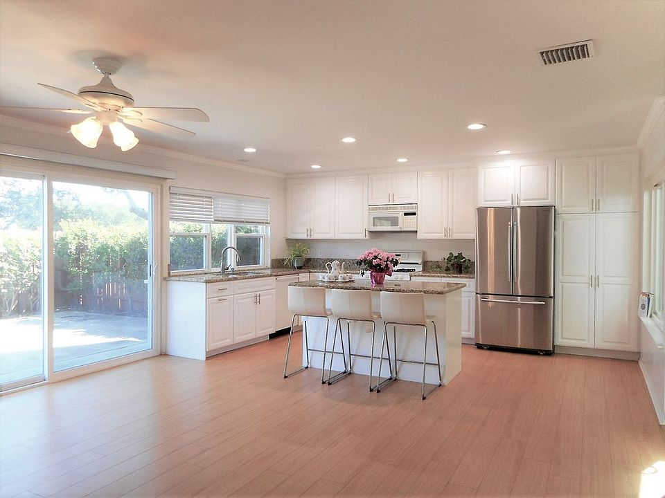 1st image of 594 Cayo Grande Ct