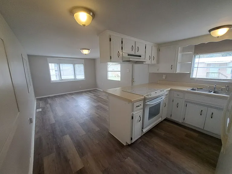 2821 Hillcrest Ave #11 — Photo 8