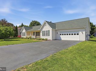 142 Hastings Dr, Falling Waters, WV 25419