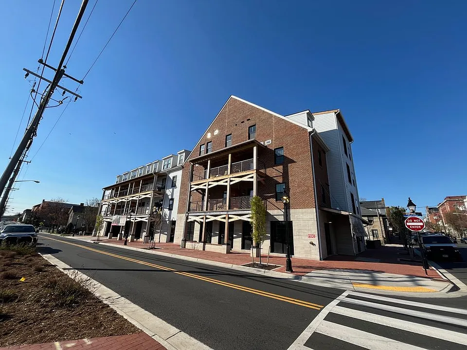 102 Hanover St #304