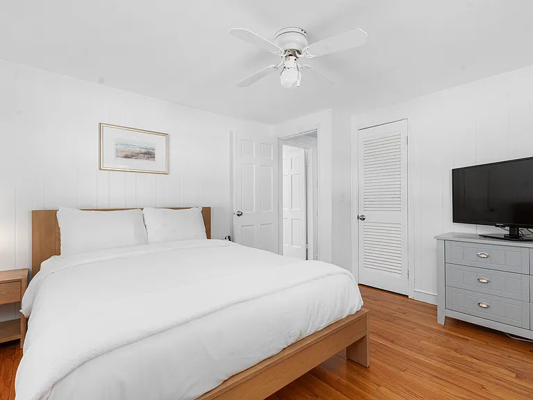 1191 Hope St — Photo 10