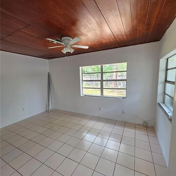 2103 Unity Ave — Photo 5