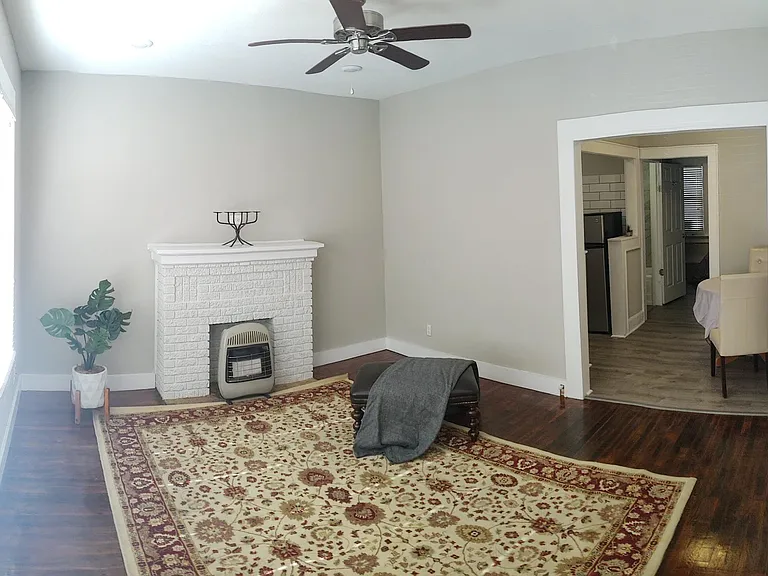 800 W Capps St #5 — Photo 6