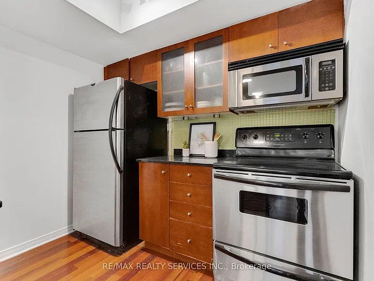 38 Western Battery Rd #632 — Photo 8
