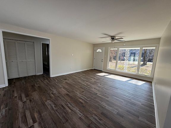 4th image of 126 Rolling Oaks Dr