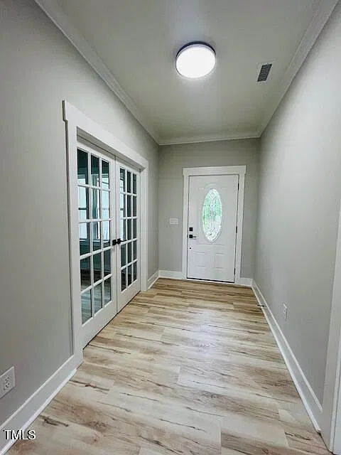 3 bed, 2.5 bath, 2006 sqft, $2,500 — Photo 3