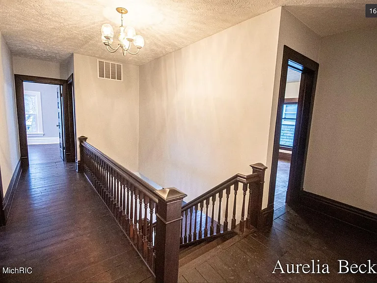 420 Lincoln Ave NW — Photo 15