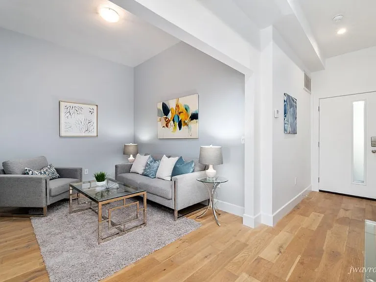 327 Arlington St — Photo 11