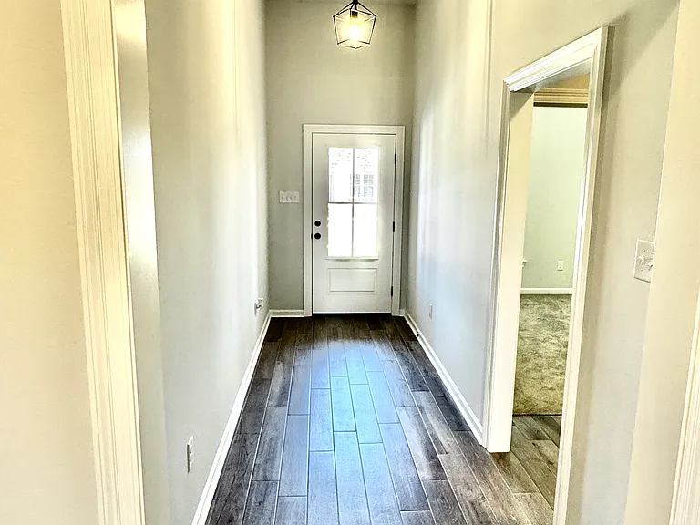 190 Berkshire Pl — Photo 9