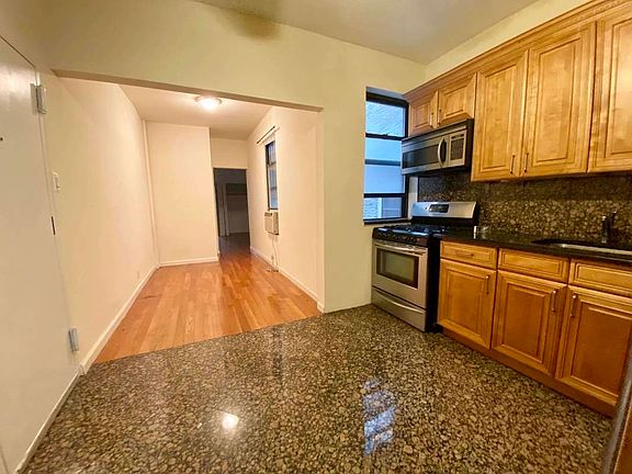 3rd image of 3007 42nd St APT 1L