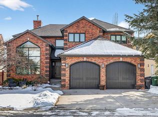 7087 Christie Briar Mnr SW, Calgary, AB T3H 2H5