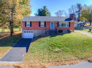 1502 Millwood Dr, Salem, VA