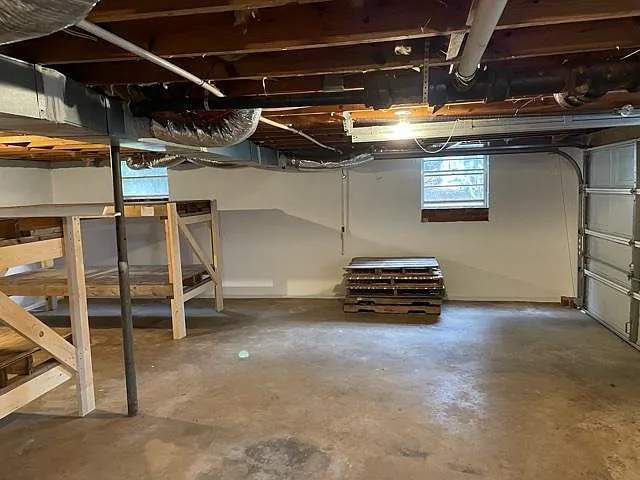 4210 N Center St — Photo 24