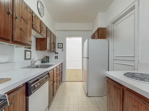 69-40 Yellowstone Boulevard image 9 of 21