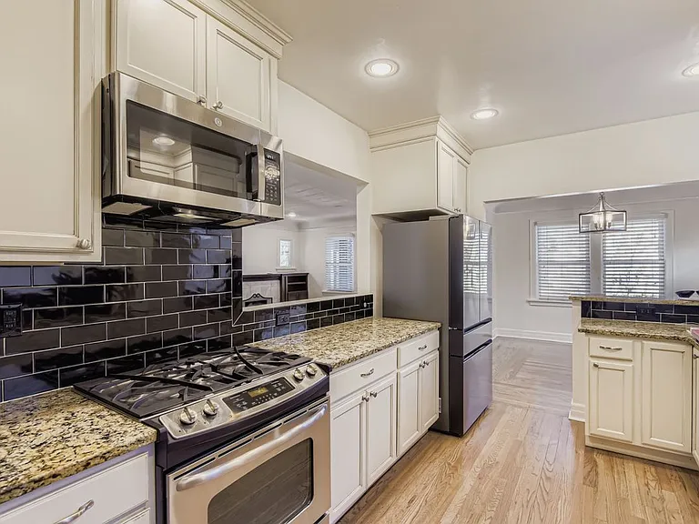 3334 W 37th Ave — Photo 10