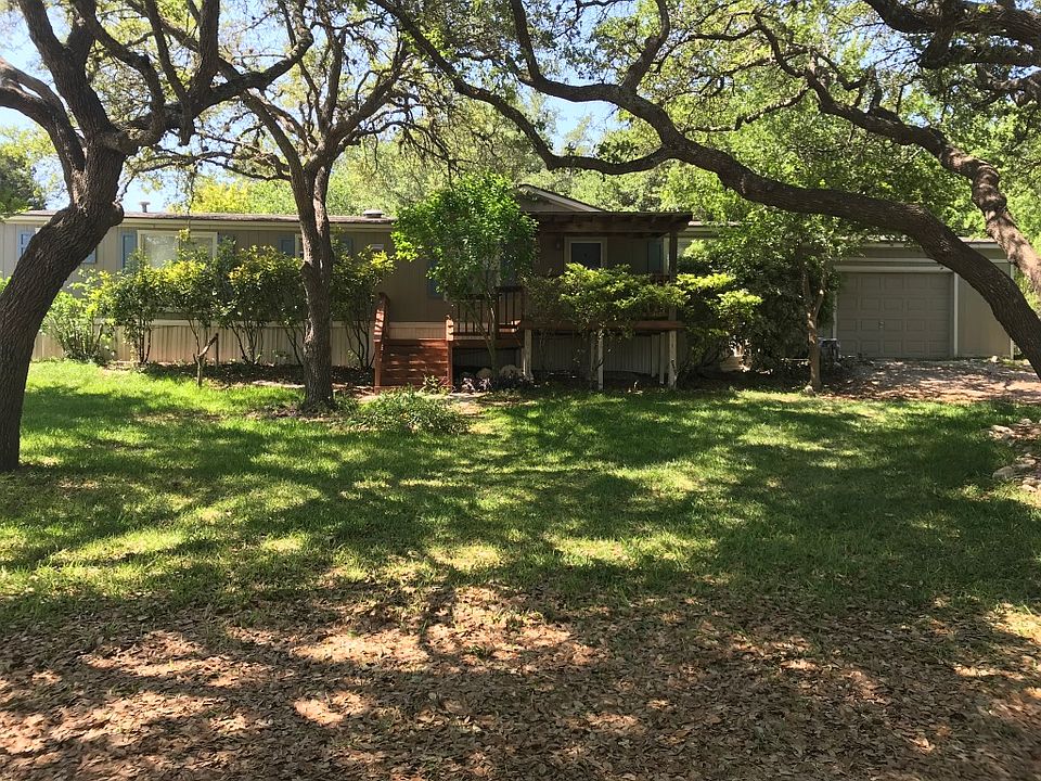 508 Walnut Way front yard