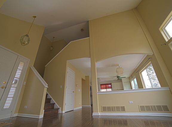 5th image of 319 Forrest Ave