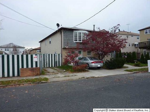 2nd image of 33 Eunice Pl