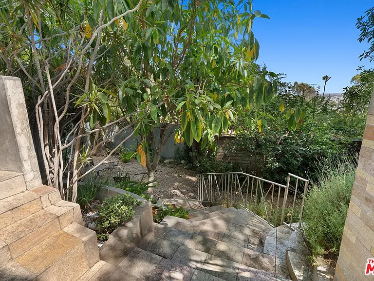 6630 Whitley Ter — Photo 31