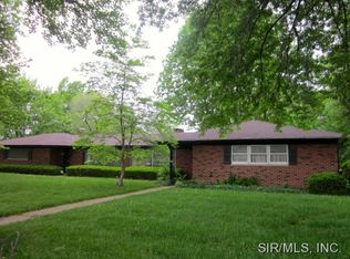 144 S Fairway Dr, Belleville, IL 62223