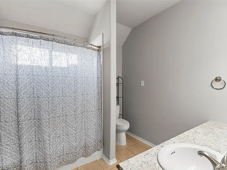 7419 Chathan Glen Ln — Photo 36