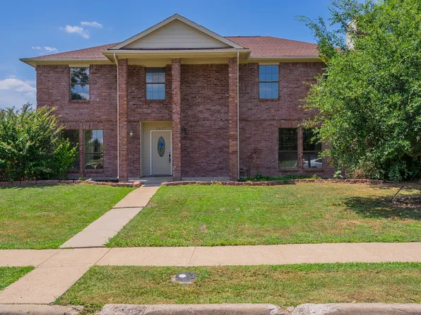2637 Austin Dr, Mesquite, TX 75181