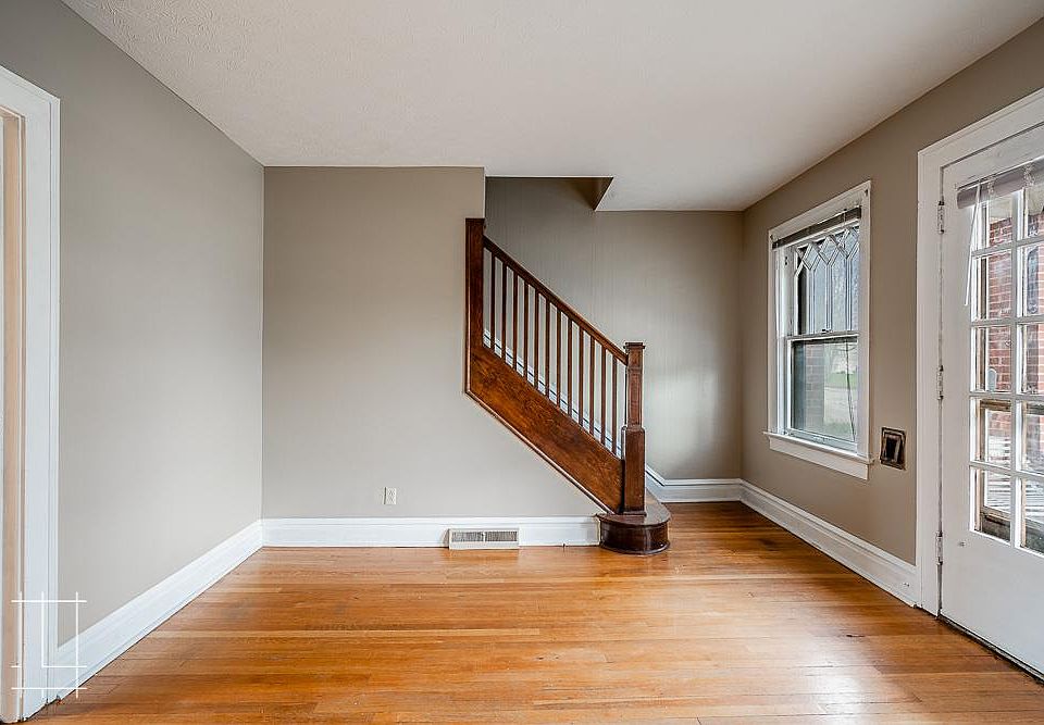 1st image of 198 W 3rd Ave