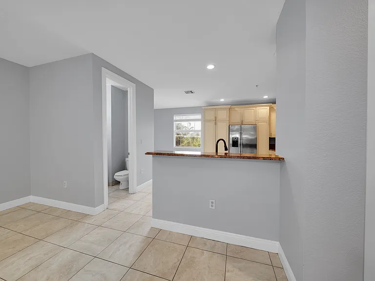 219 N L St #108 — Photo 7